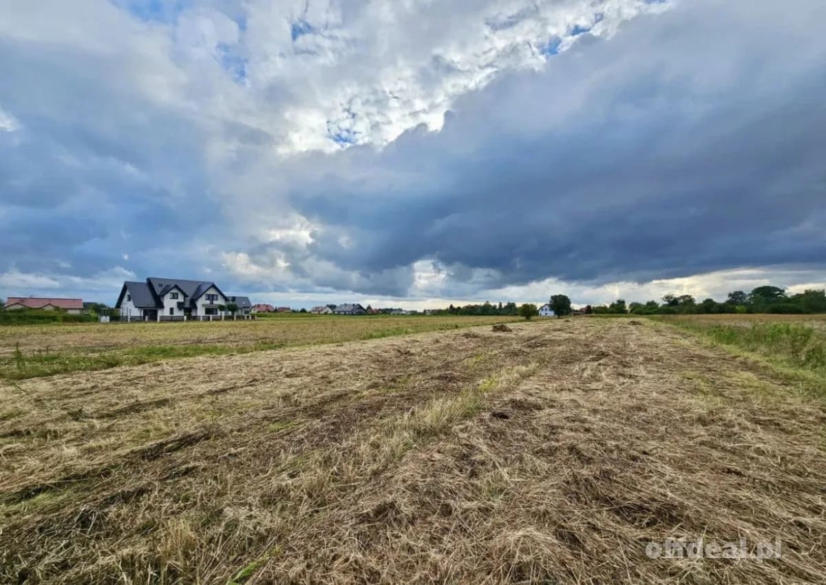 Działka budowlana w spokojnej okolicy.
