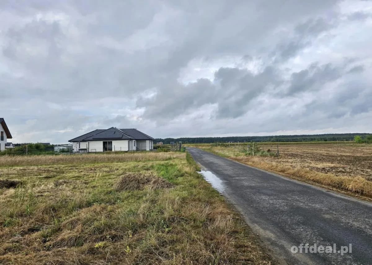 Działka budowlana w spokojnej okolicy.