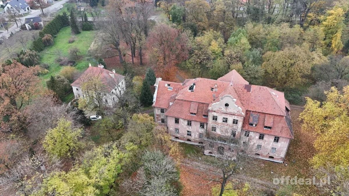 ZABYTKOWY PAŁAC W RYCHNOWIE – WYJĄTKOWA INWESTYCJA