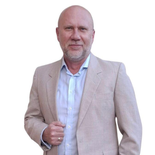 PIOTR BOROWIEC